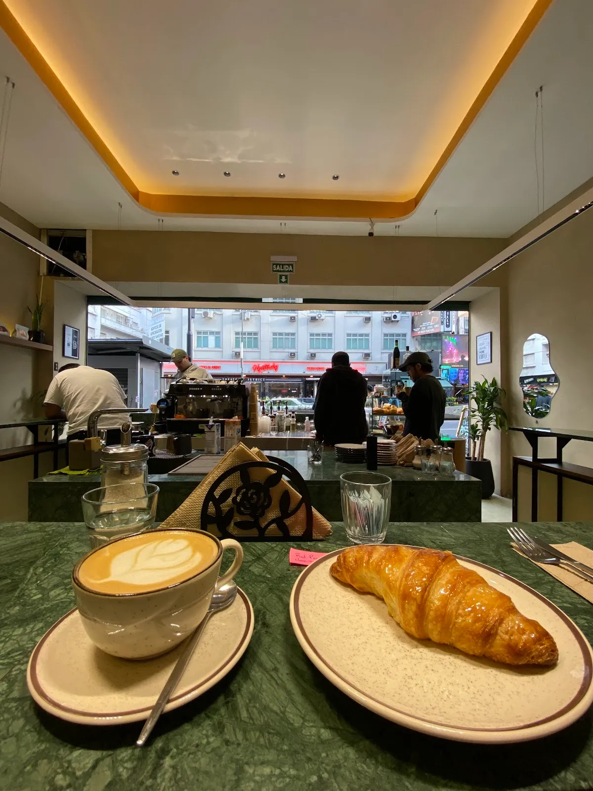 Bari coffee & drinks — photo 4