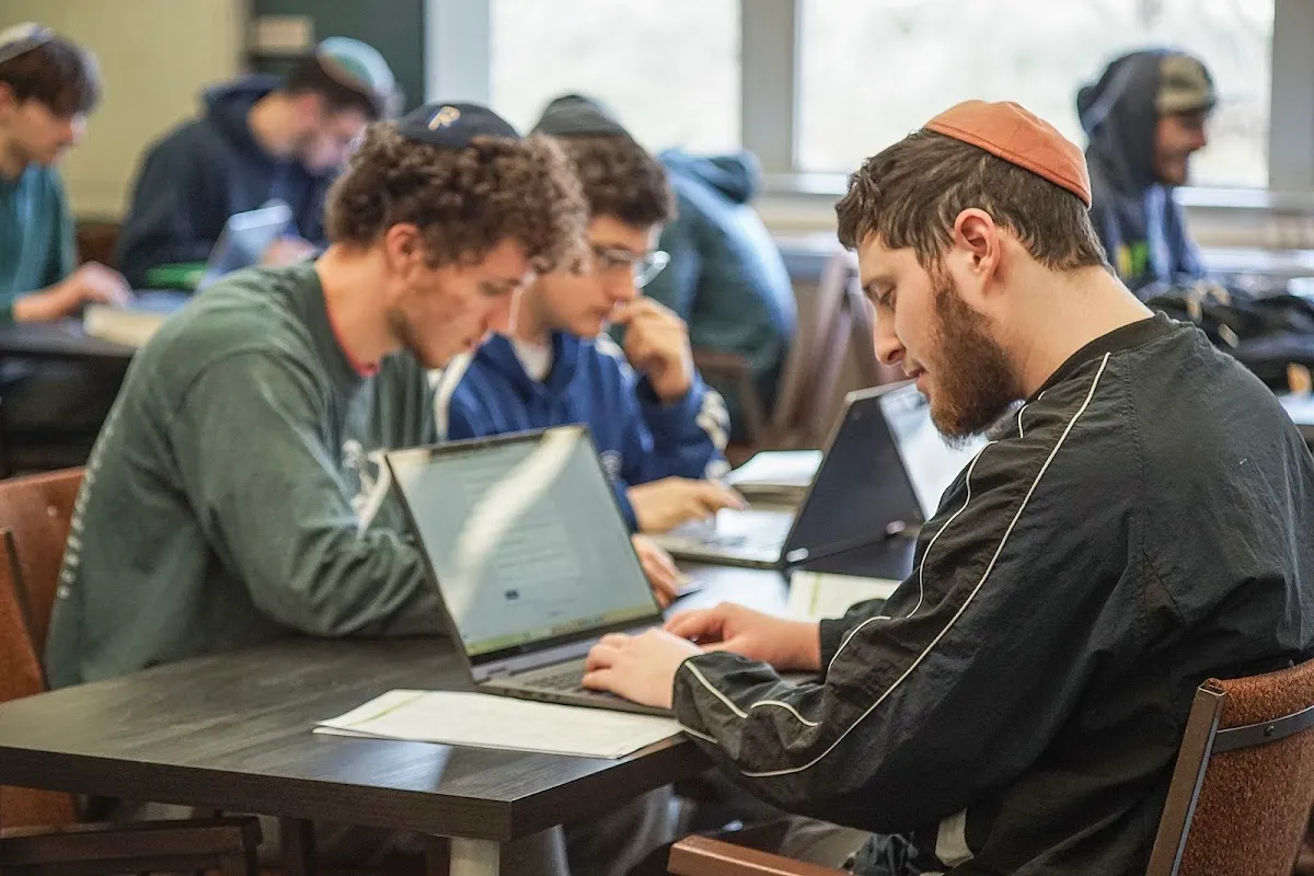 Bader Hillel High School — foto 3