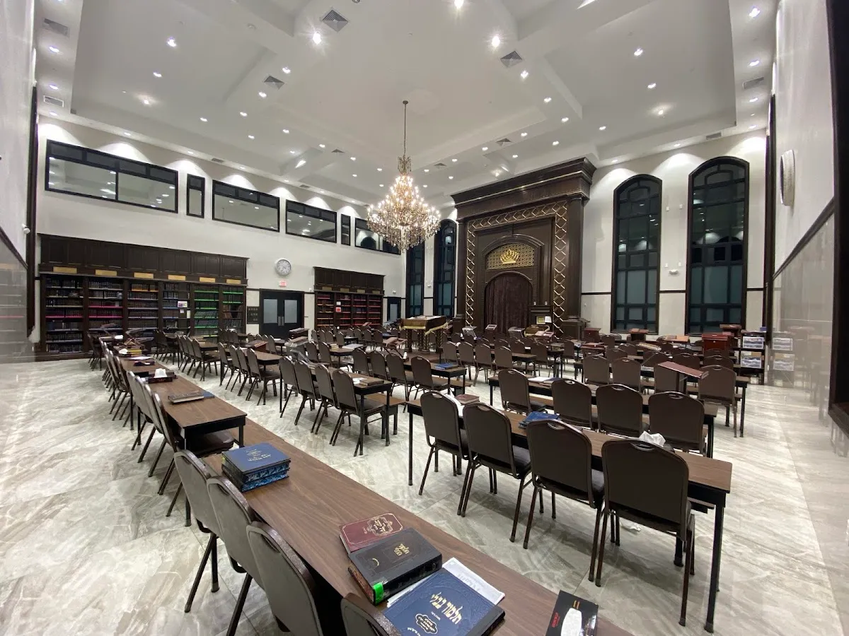 Bais Naftuly - Belz Lakewood — photo 3