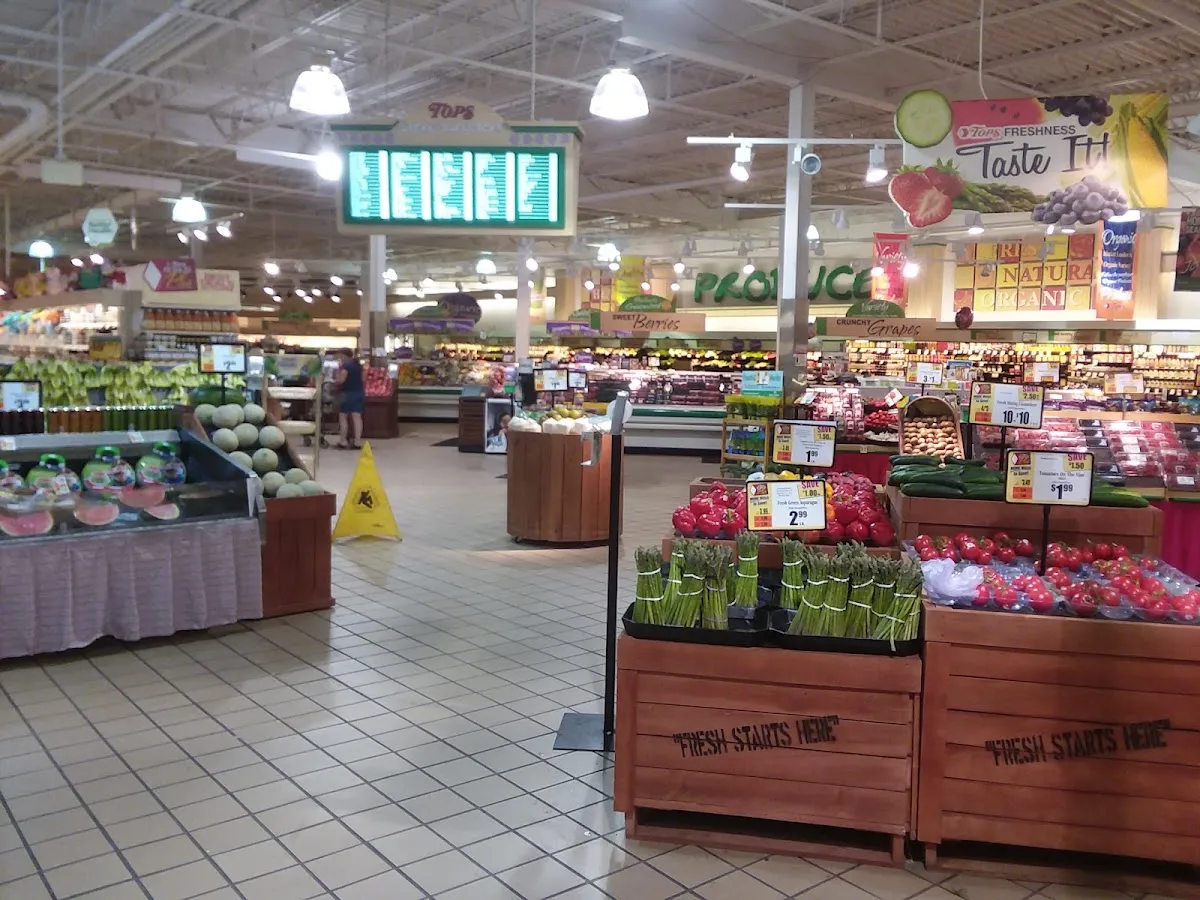 Bakery in Tops International Supermarket — foto 2