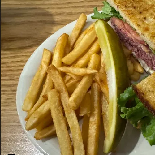 Benji's Deli & Restaurant — photo 3