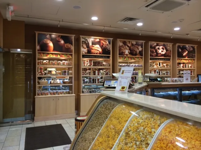 Buddy Squirrel Chocolate, Nuts & Popcorn — foto 6