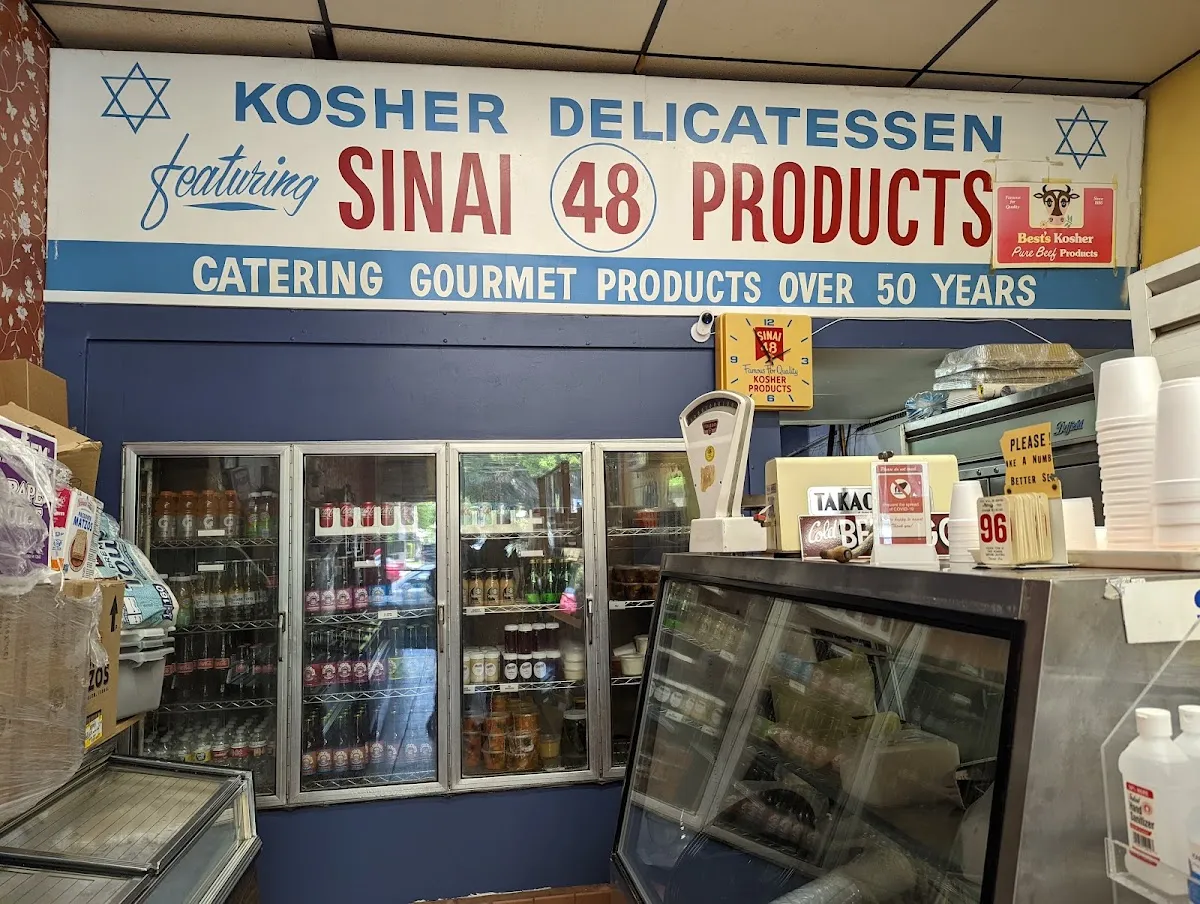 Charlie's Kosher Delicatessen — foto 4