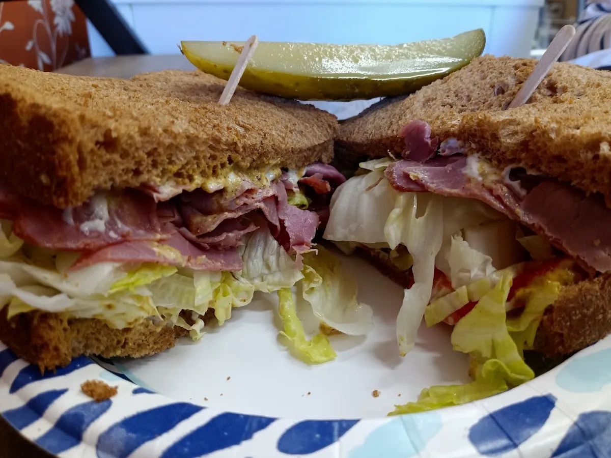 Charlie's Kosher Delicatessen — foto 6