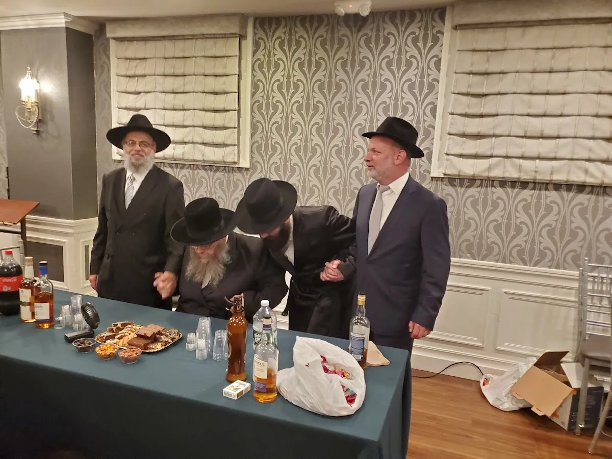 Congregation Ateres Yeshaya — foto 2