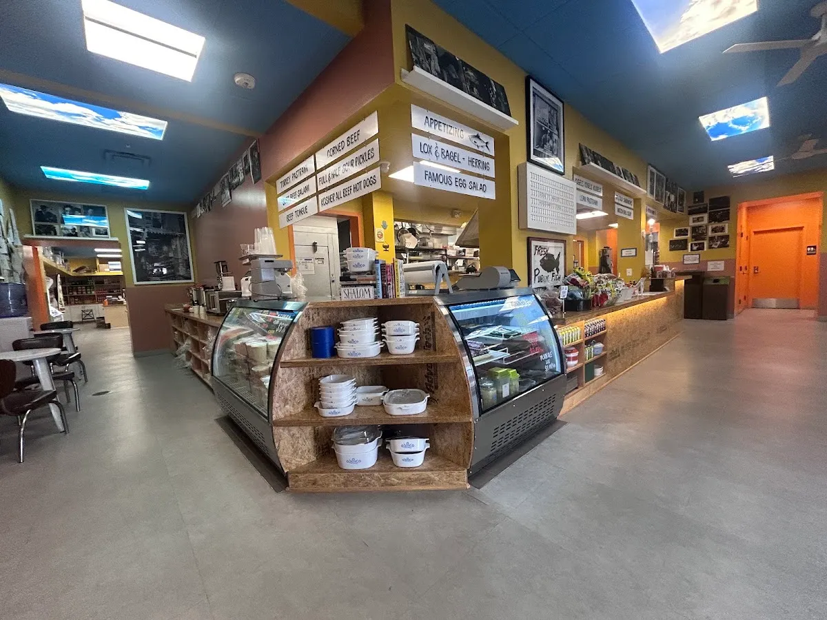 Deli Divine — foto 3