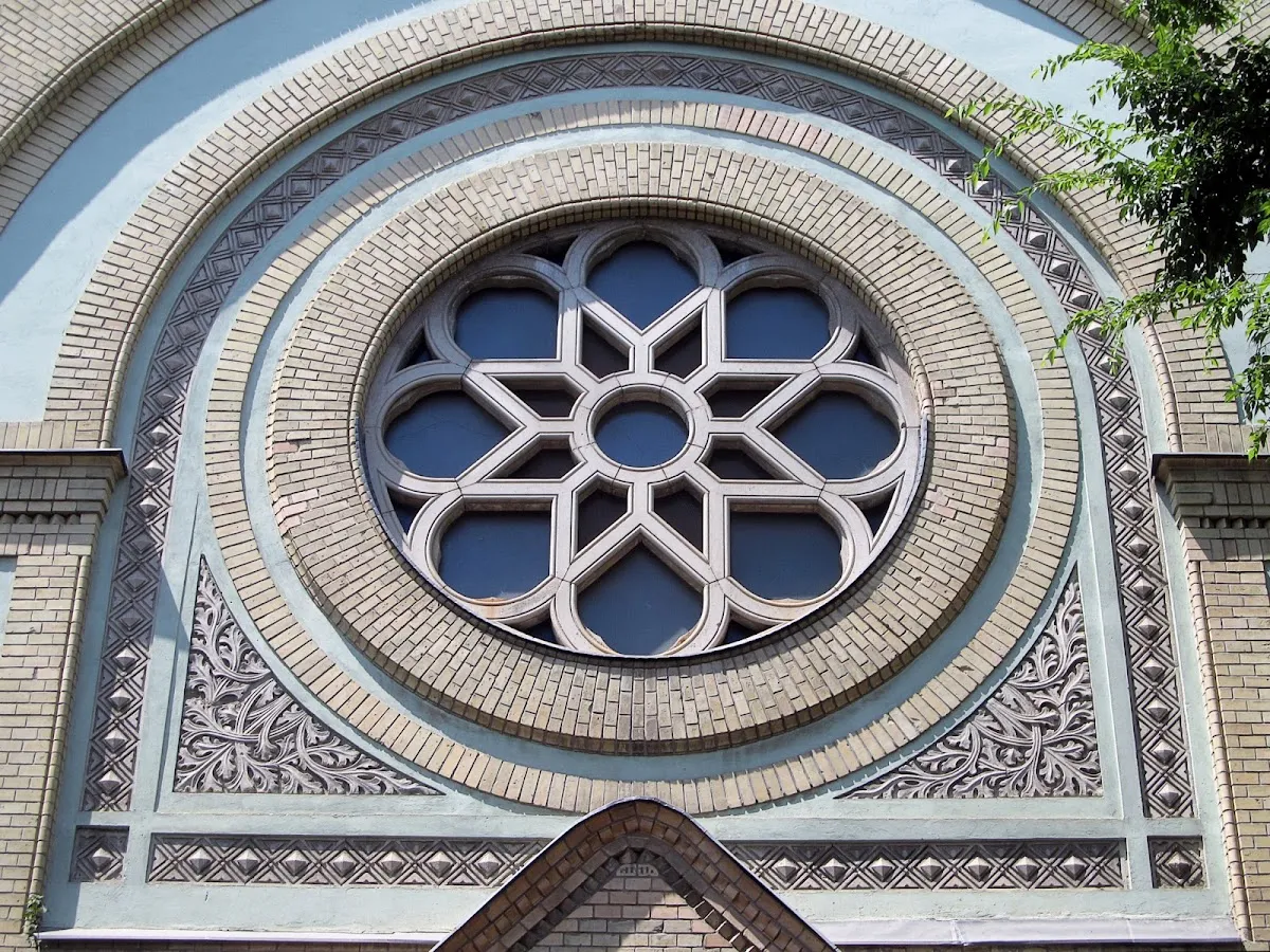 Dozsa Gyorgy street synagogue — foto 5