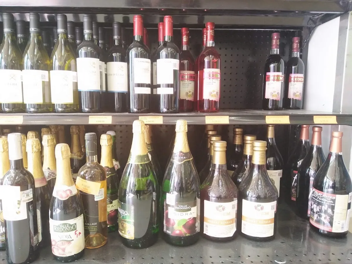 Emet Kosher Grocery — foto 3