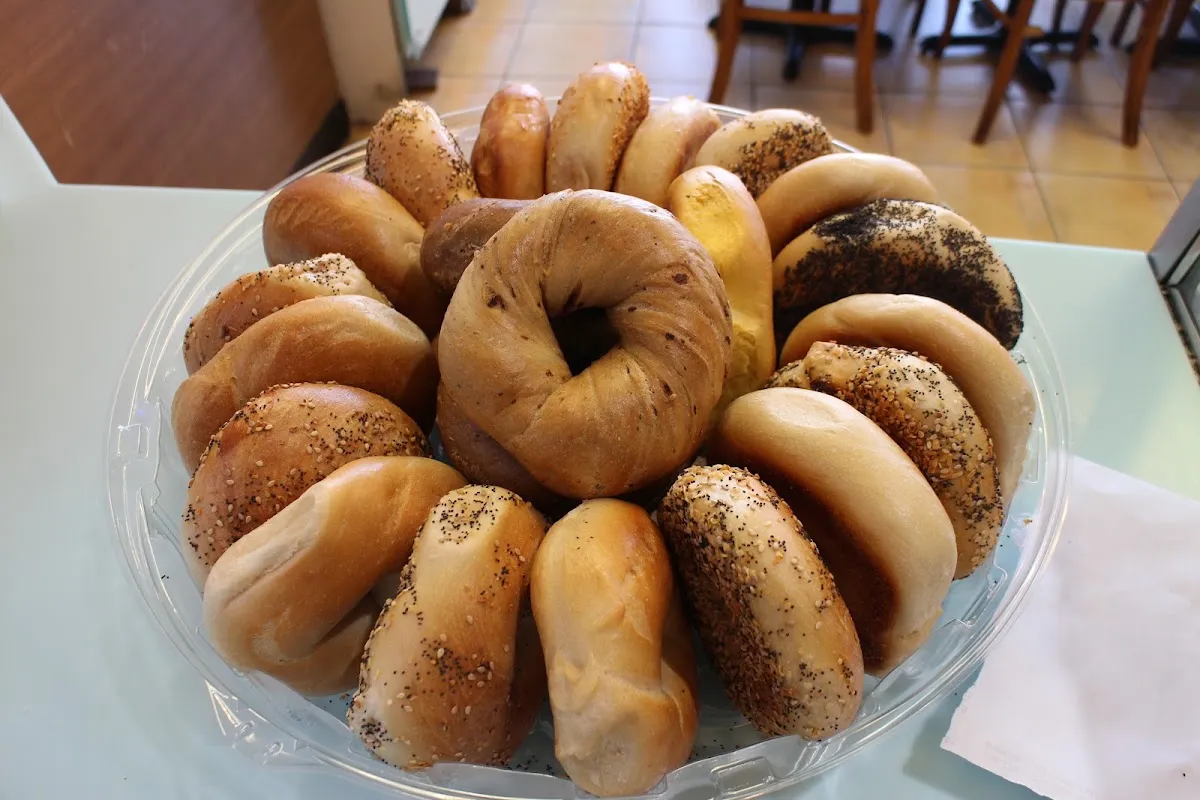 Fialkoff's Kosher Pizza at Poppy's Bagels — foto 2