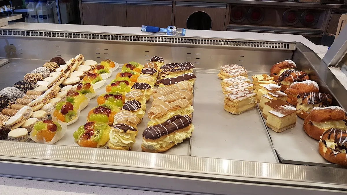 Grodzinski Bakery (Stamford Hill)