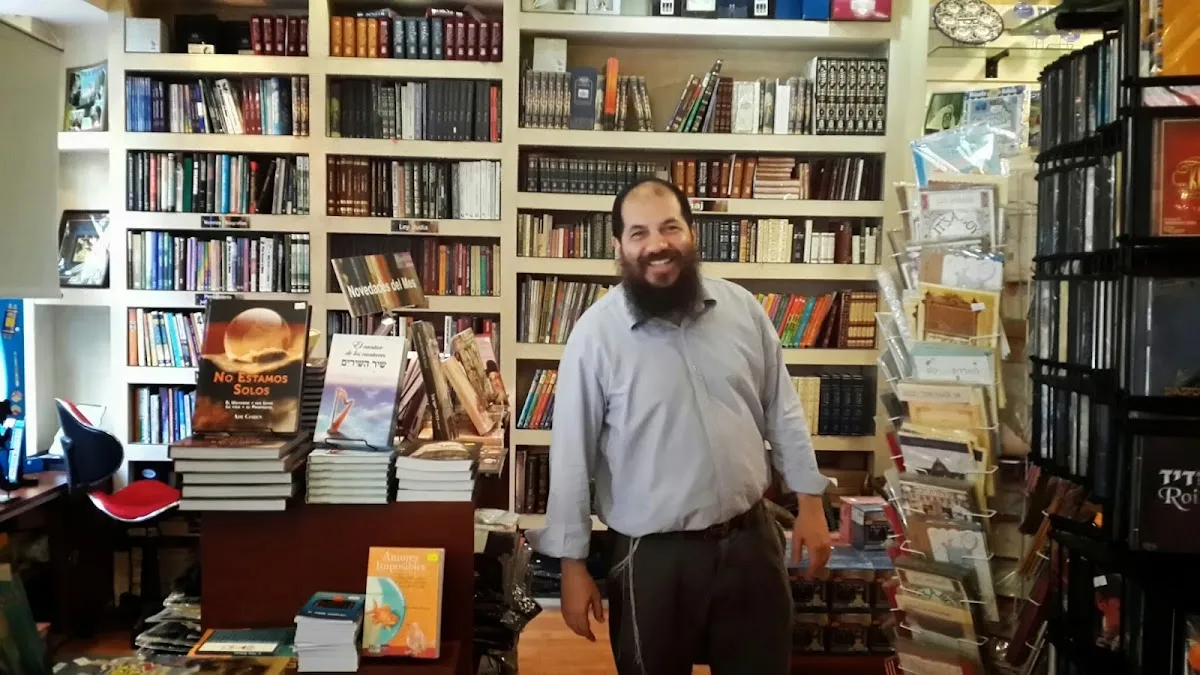 Hasofrim Judaica — photo 2