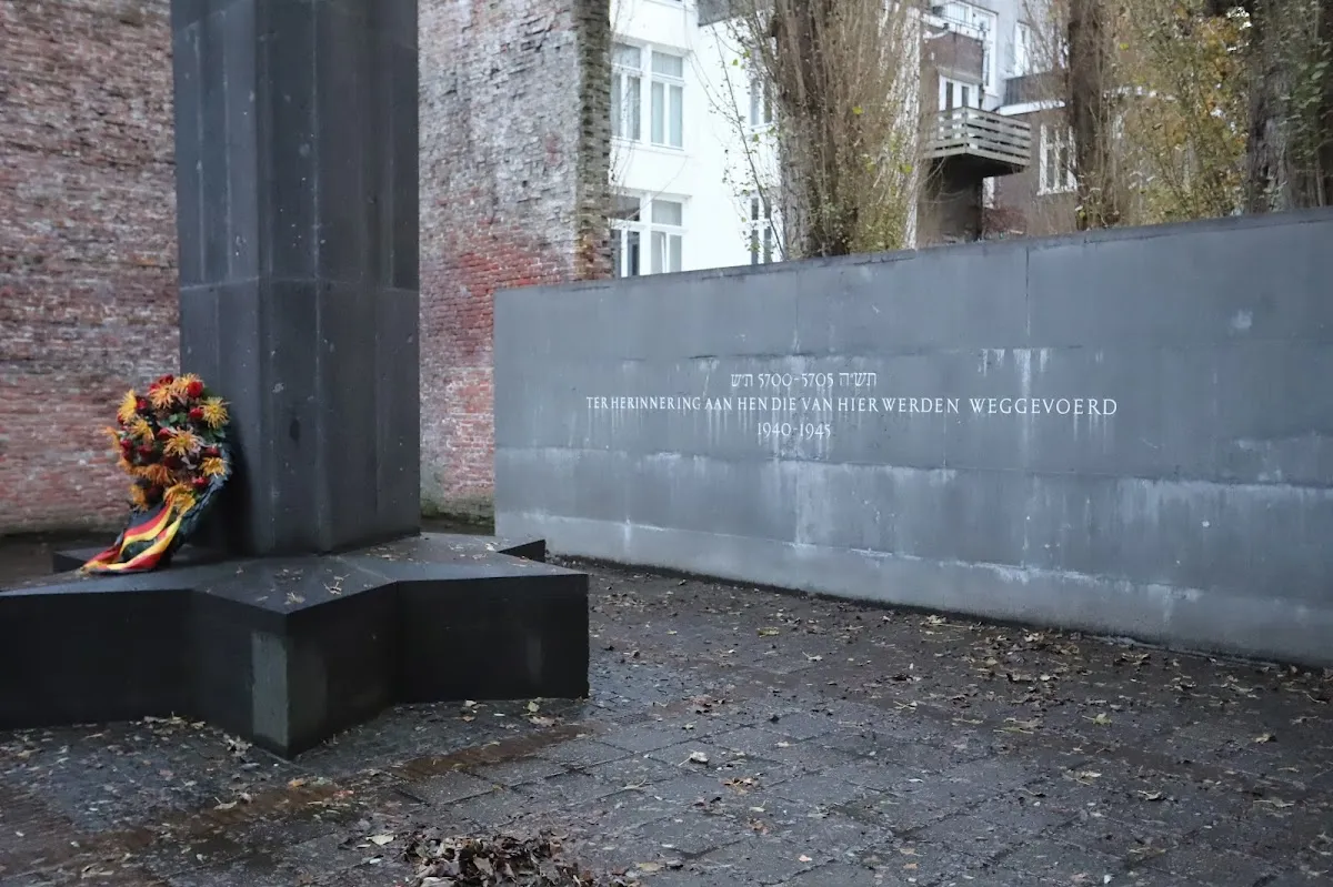 Holocaust Memorial & Dutch Theater (Jewish Cultural Quarter) — foto 5