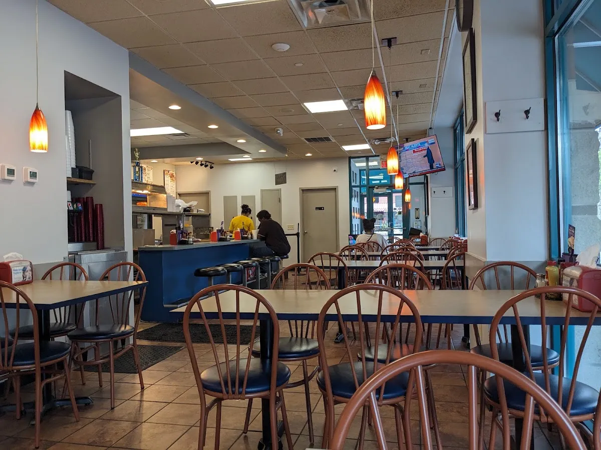 Izzy's Downtown — foto 6