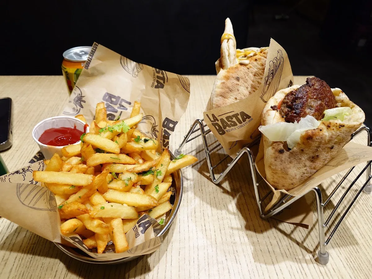 La Basta - Kosher Street Food / מסעדות כשרות באמסטרדם — photo 4