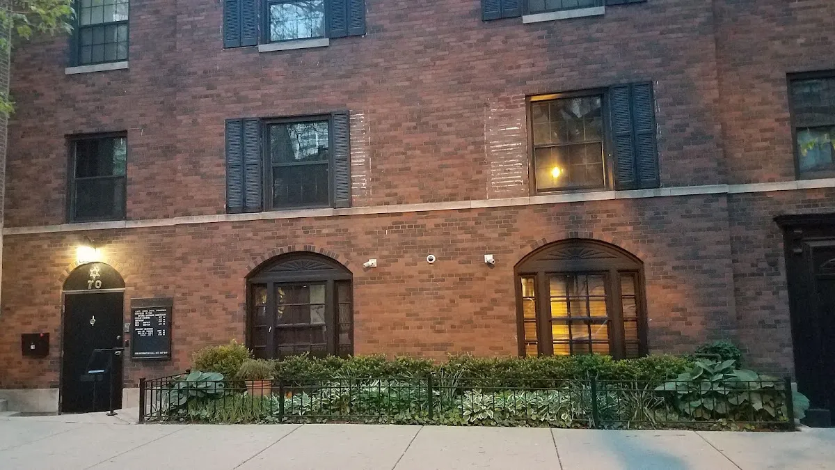 Lake Shore Drive Synagogue