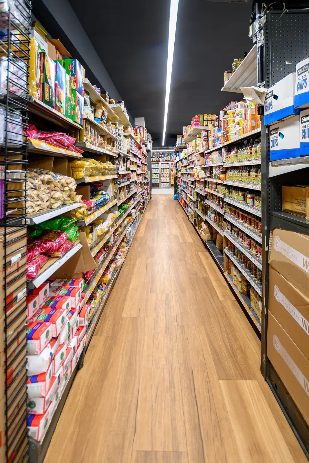 Lipa's Kosher Market - Grocery Delivery - Epicerie - Kosher Sushi Sandwiches Salads - Wine — foto 3