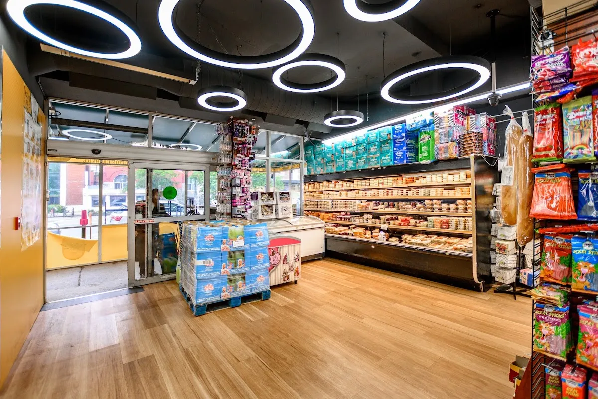 Lipa's Kosher Market - Grocery Delivery - Epicerie - Kosher Sushi Sandwiches Salads - Wine — foto 4