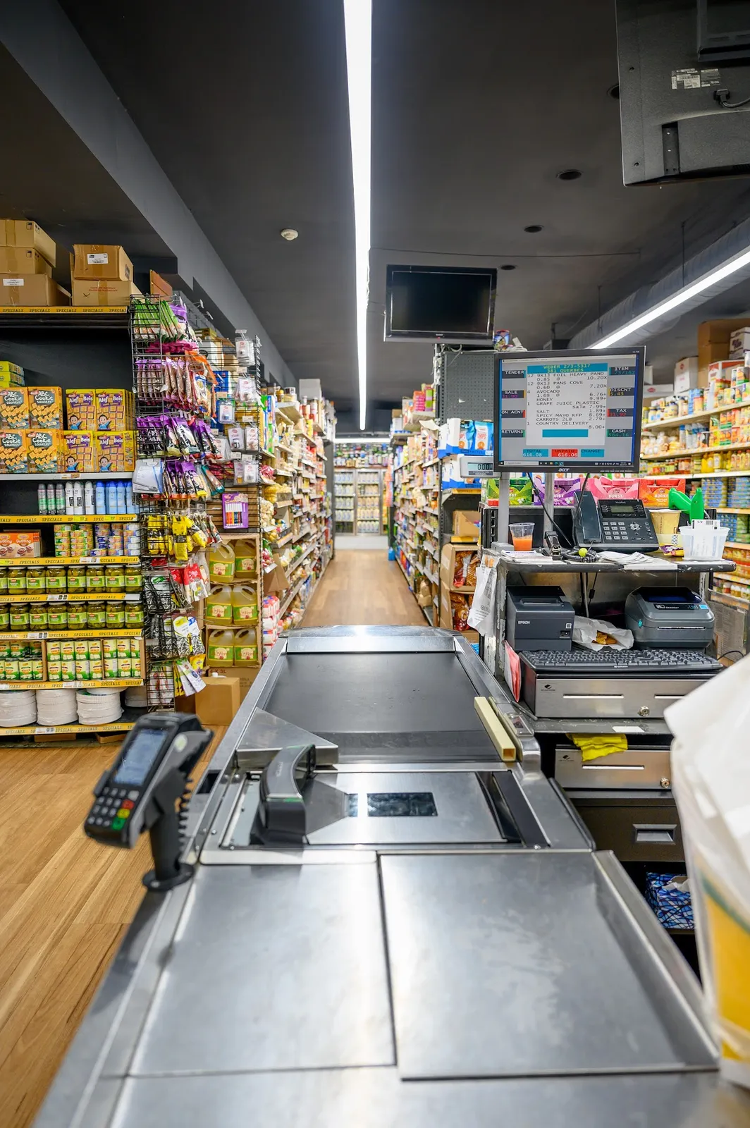 Lipa's Kosher Market - Grocery Delivery - Epicerie - Kosher Sushi Sandwiches Salads - Wine — foto 6