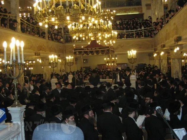Machzikei Hadas Oosten Shul — foto 2