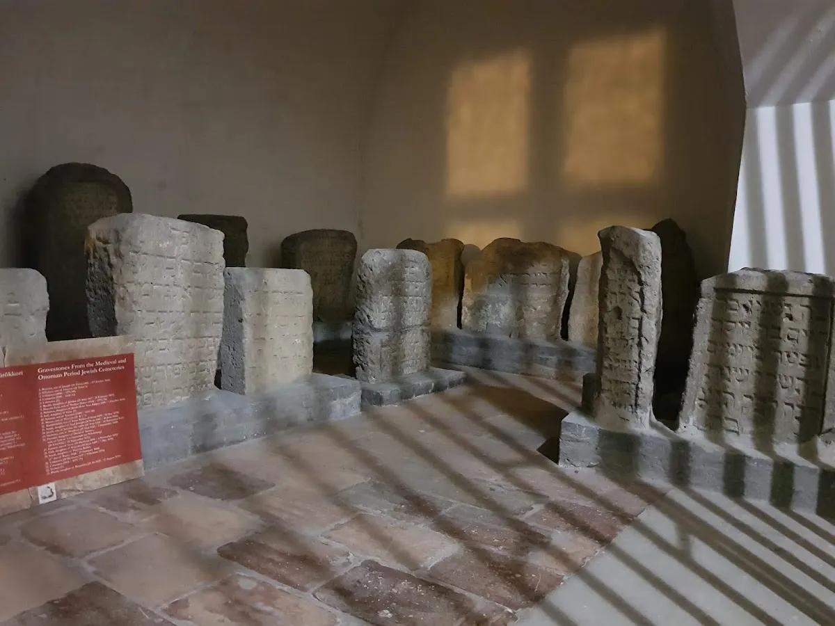 Mediaeval Jewish Chapel — foto 5