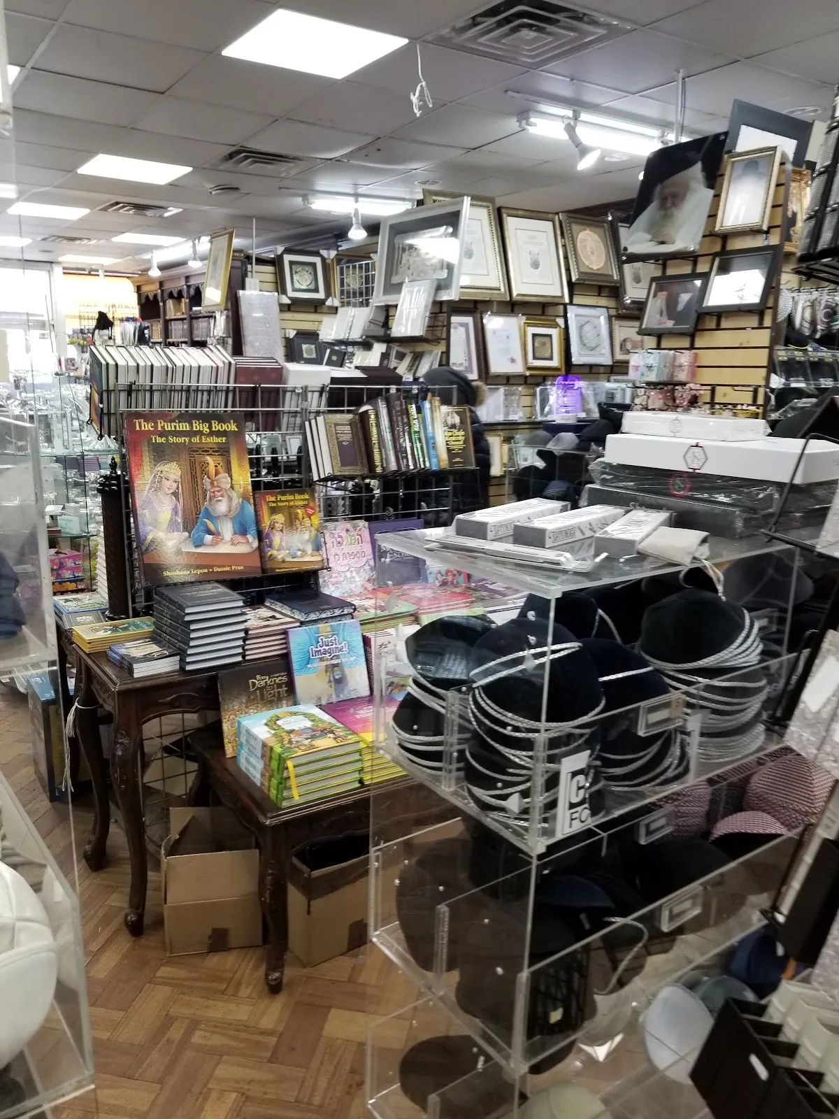 Mekor Judaica Book Store — foto 2
