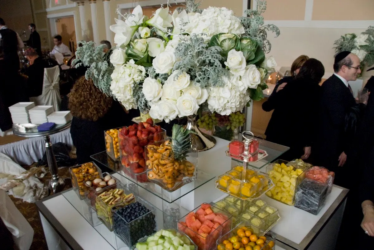 Menchens Glatt Kosher Catering — photo 4