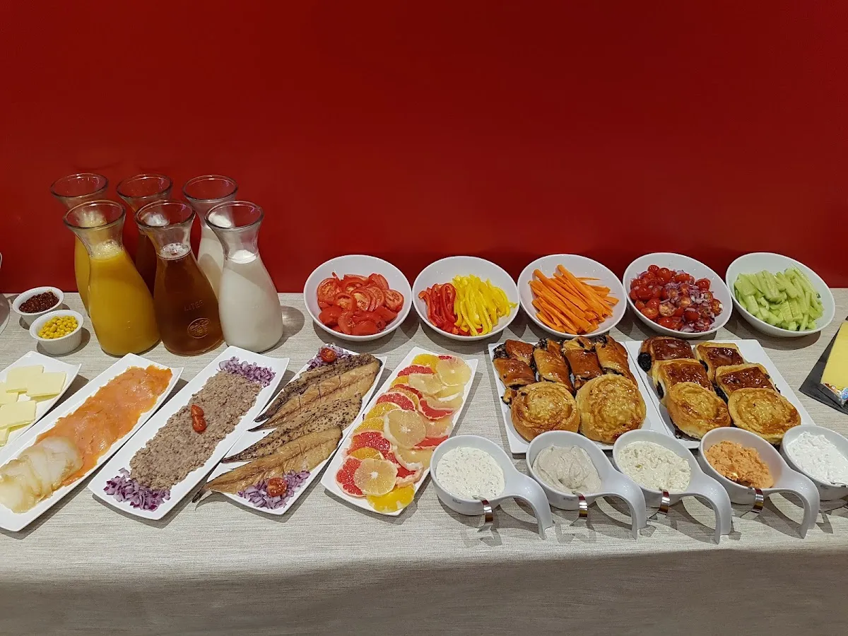Milky bite (Shaye’s) Kosher Restaurant — photo 3