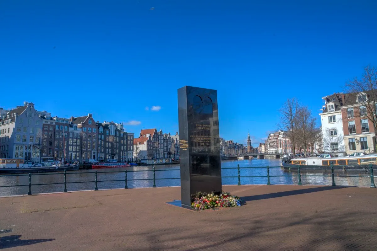 Monument to Jewish Resistance — photo 6