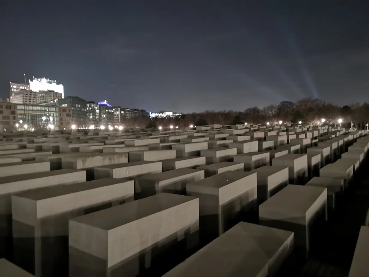 Monumento a los judíos de Europa asesinados — photo 3