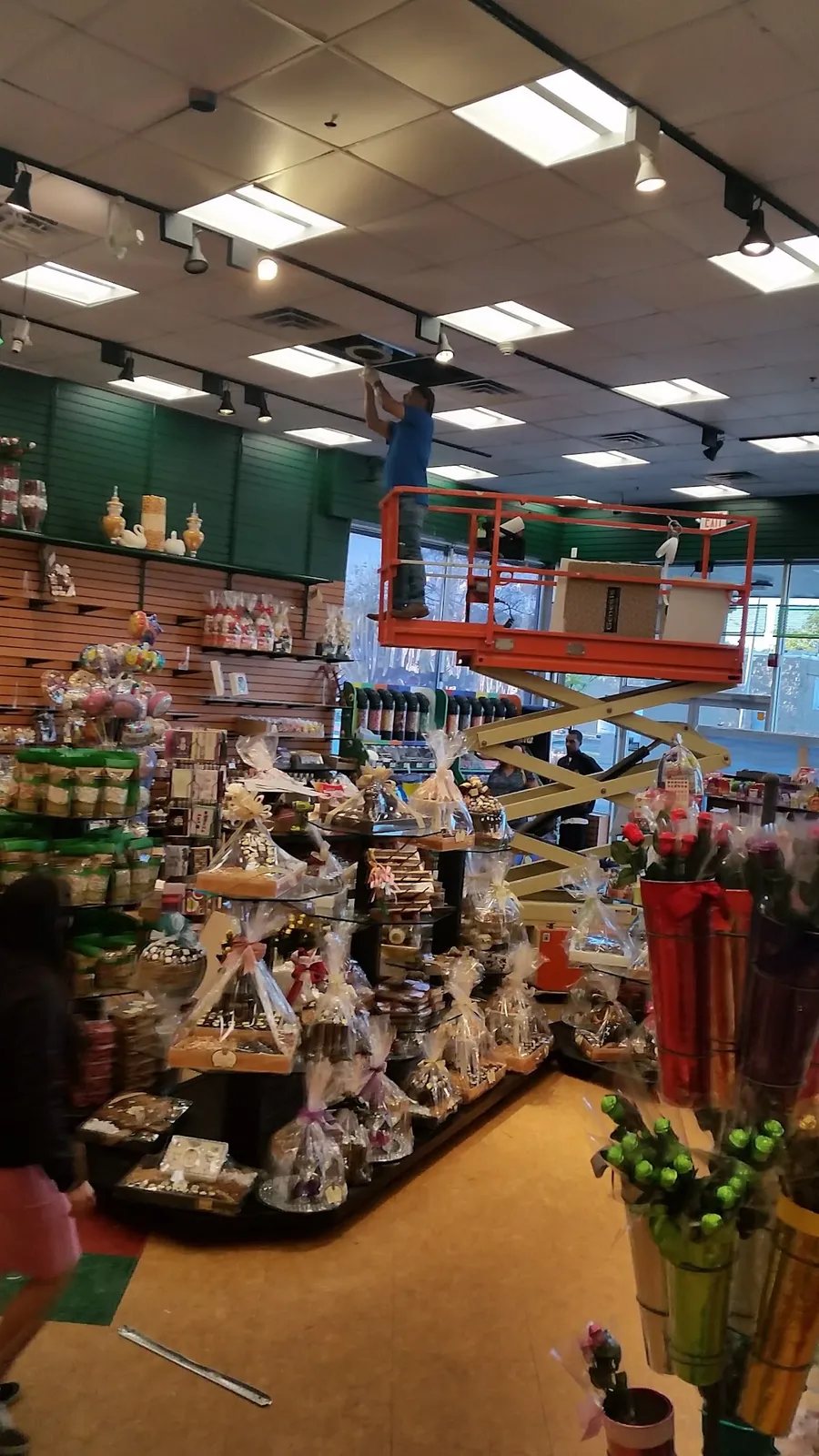 Oh! Nuts in Evergreen Kosher supermarket — photo 2
