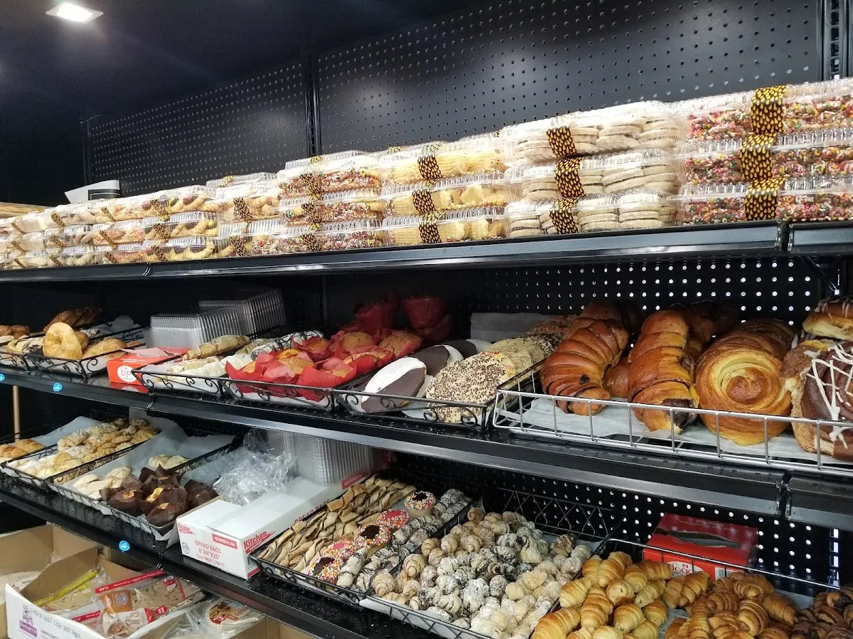 Redelicious Kosher Supermarket — photo 2