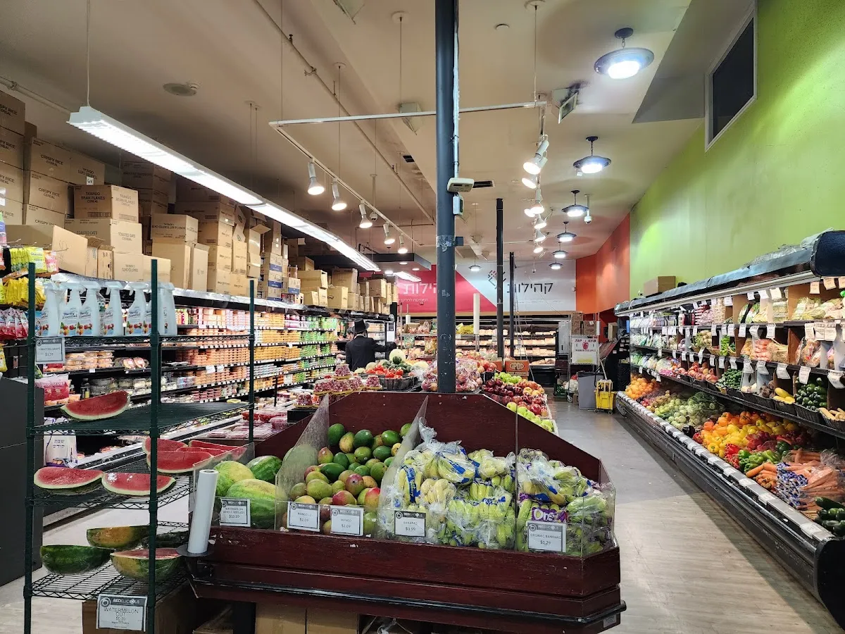Redelicious Kosher Supermarket — photo 6