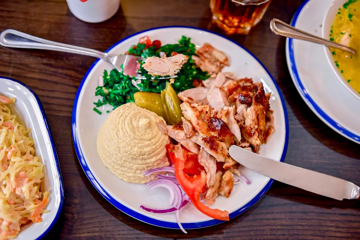 Reubens Deli & Restaurant — foto 2