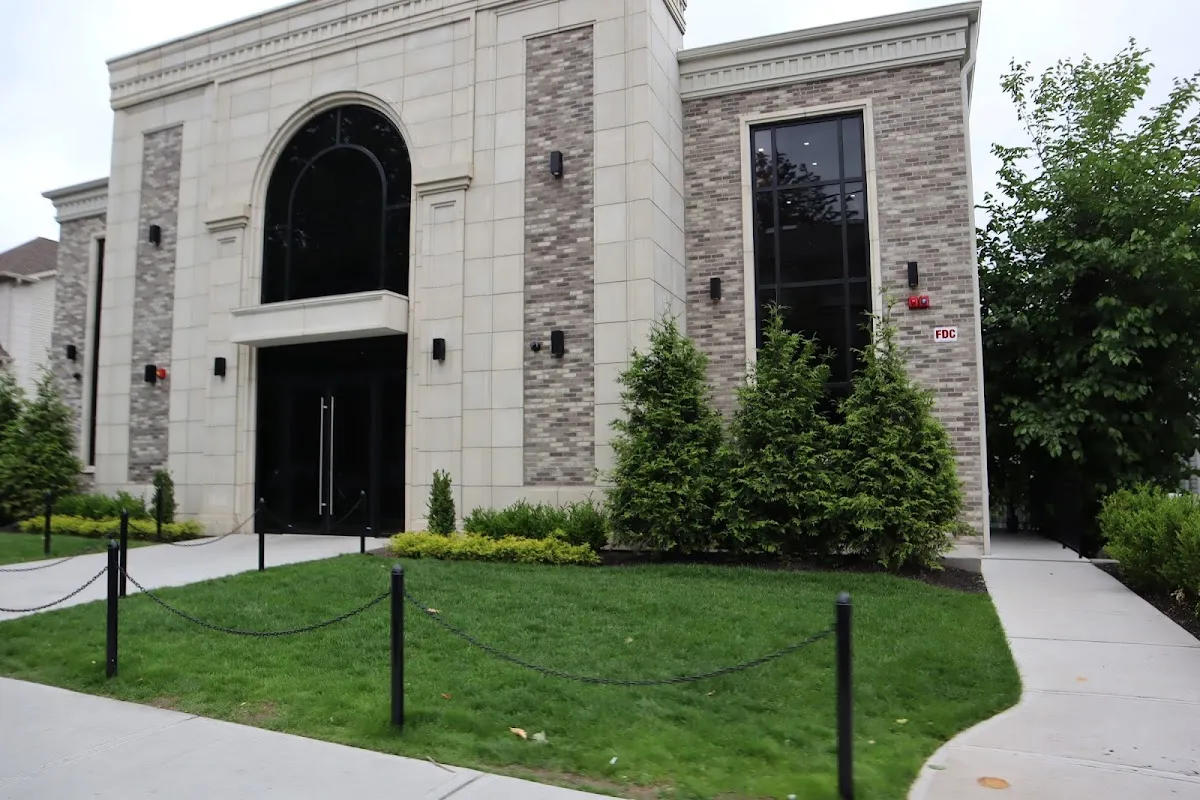 Sanz Klausenburg Shul — foto 5