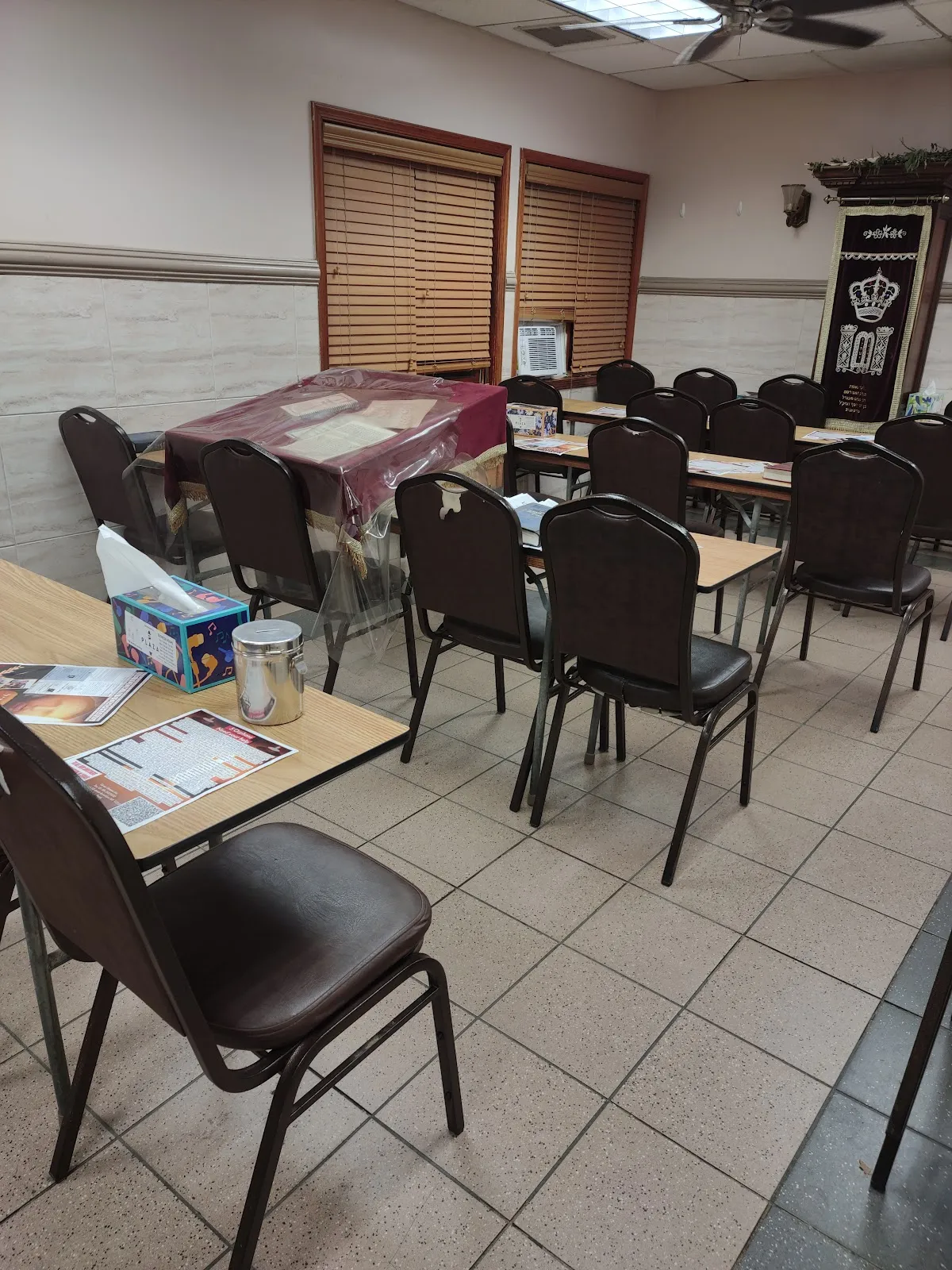 Satmar main shul in lakewood — photo 4