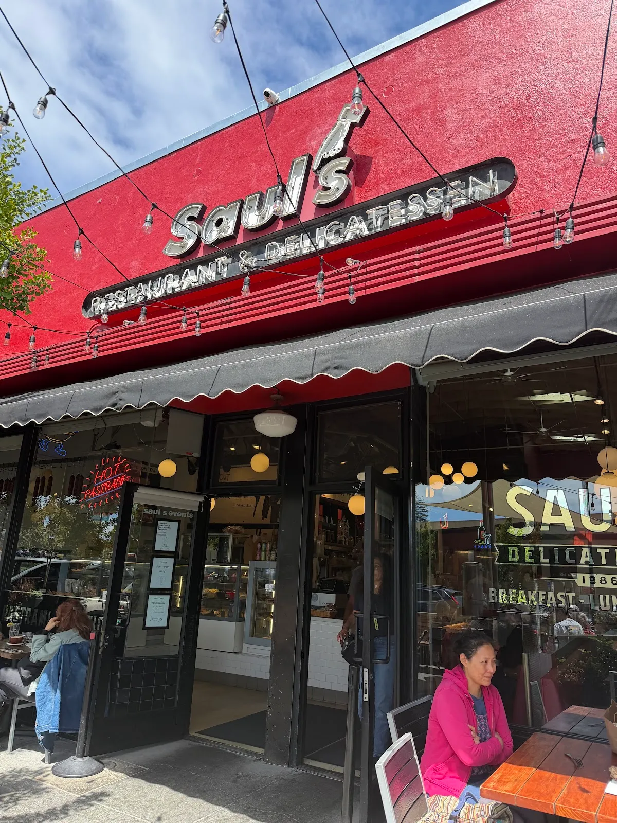 Saul's Restaurant & Delicatessen