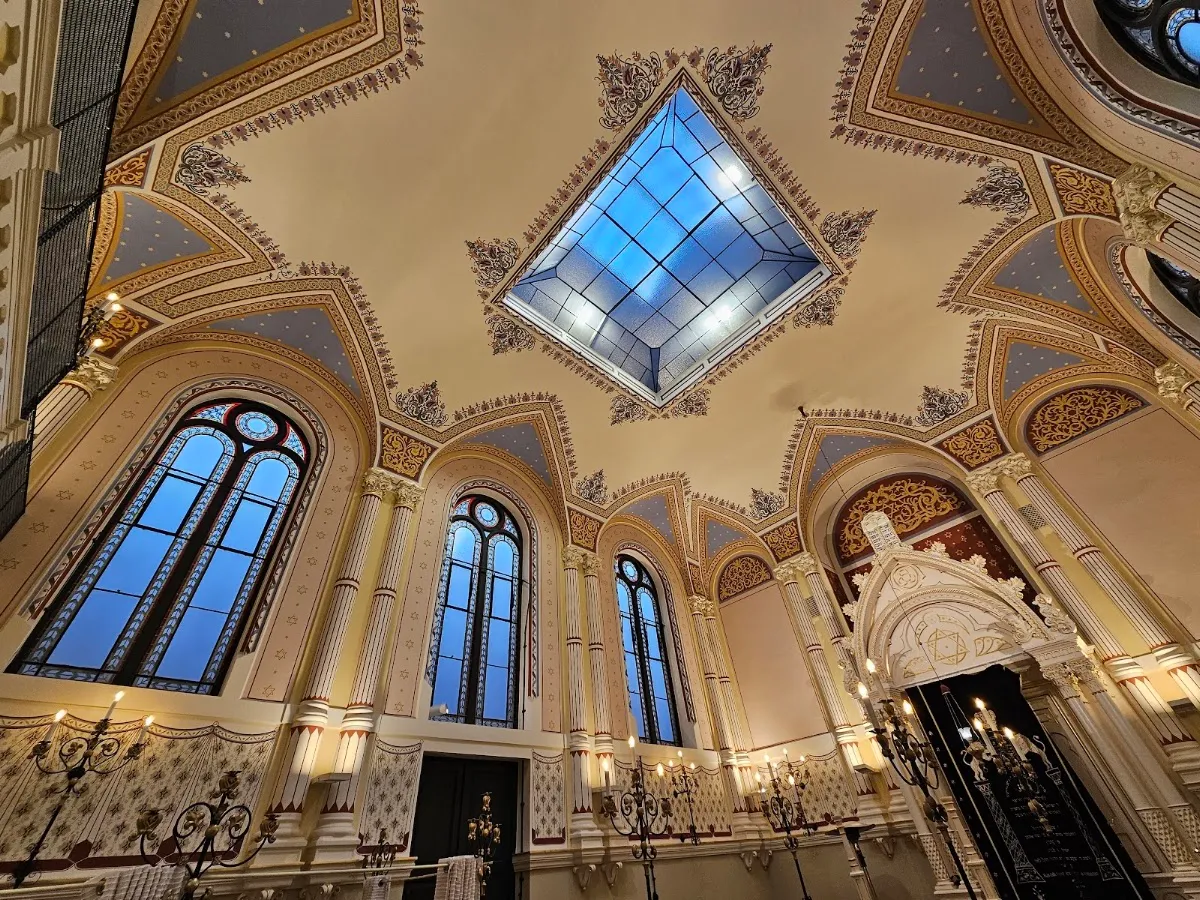 Shas Chevra Lubavitch synagogue