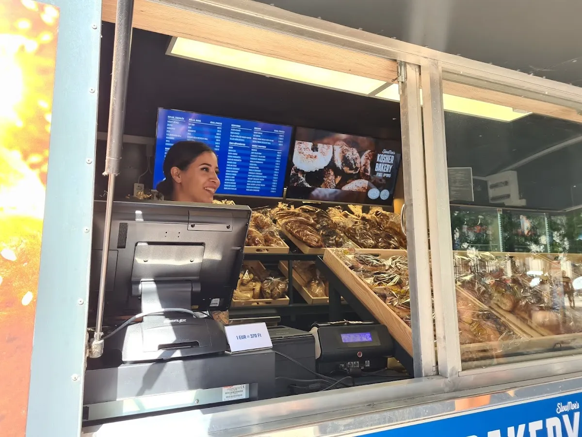 Slow Moe's Kosher Bakery — foto 6