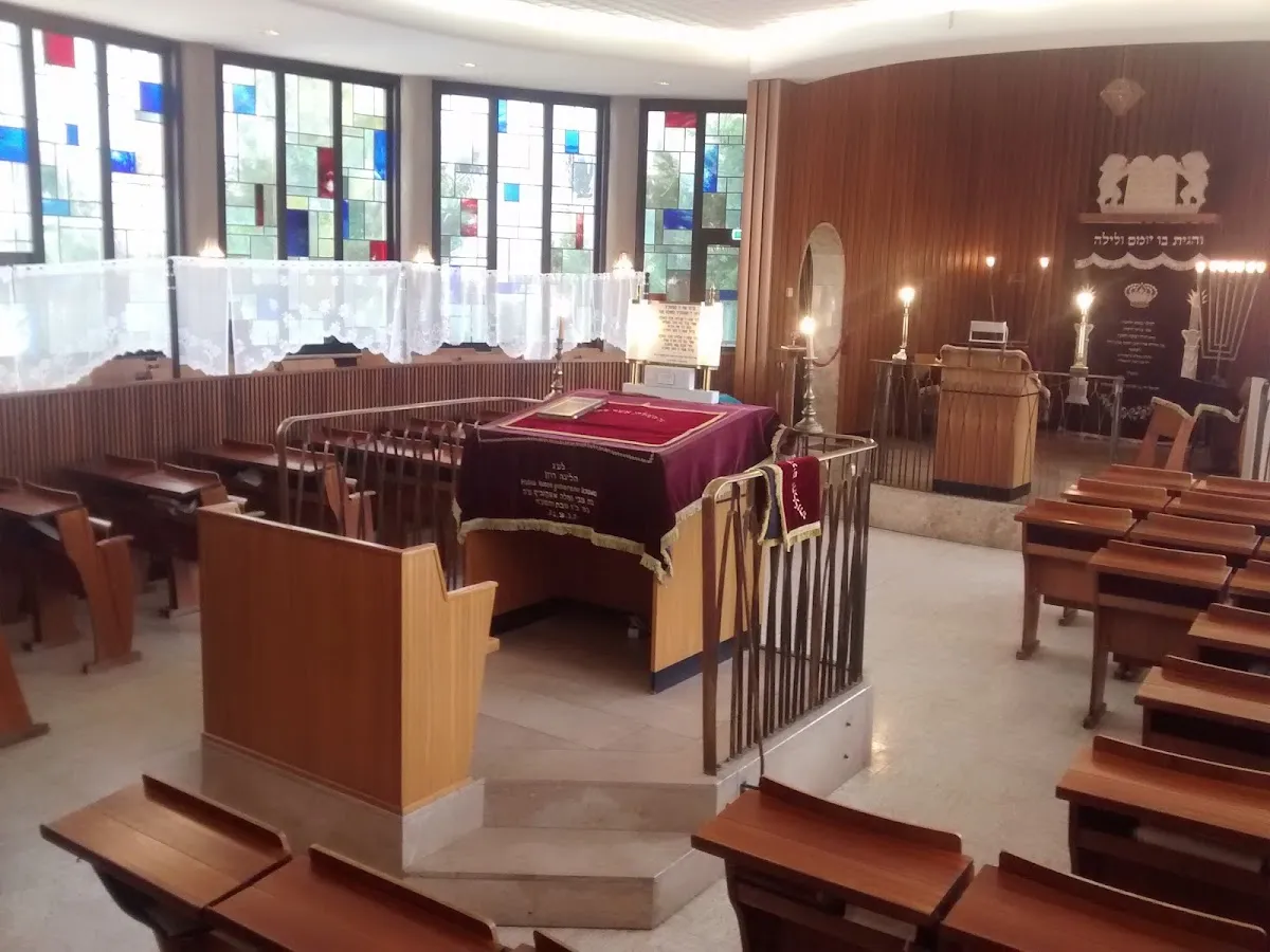Synagoge Ateret-Zwi im Altenzentrum — foto 3