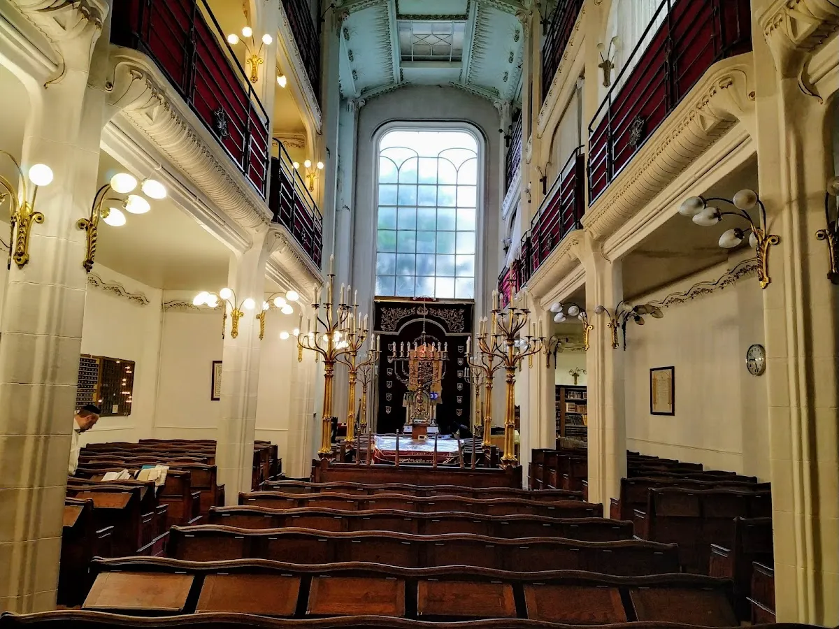 Synagogue de la rue Pavée (Agoudas Hakehilos) — foto 2