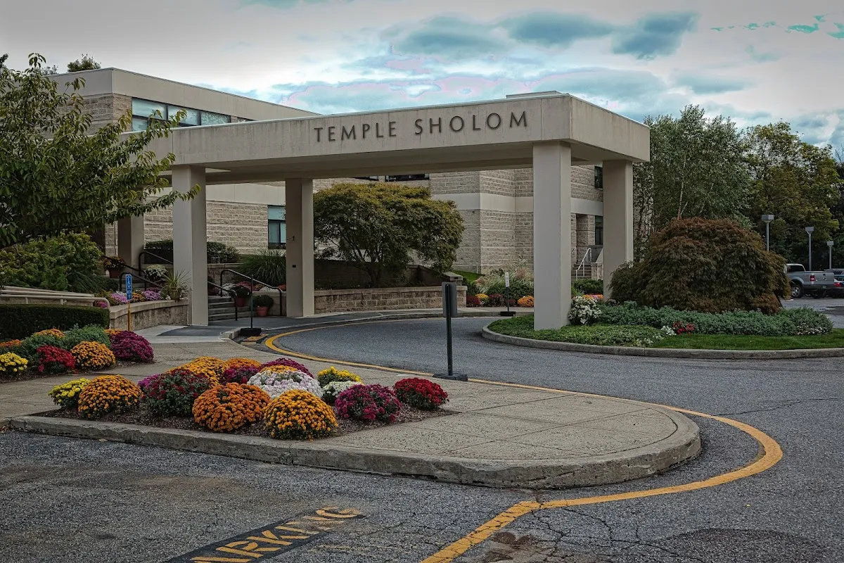 Temple Sholom — photo 5