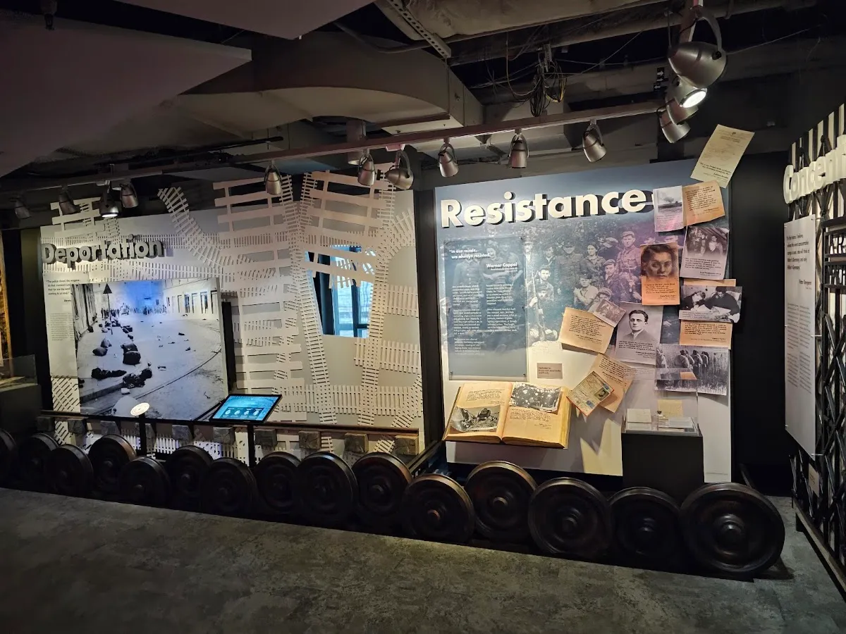 The Nancy and David Wolf Holocaust & Humanity Center — foto 5