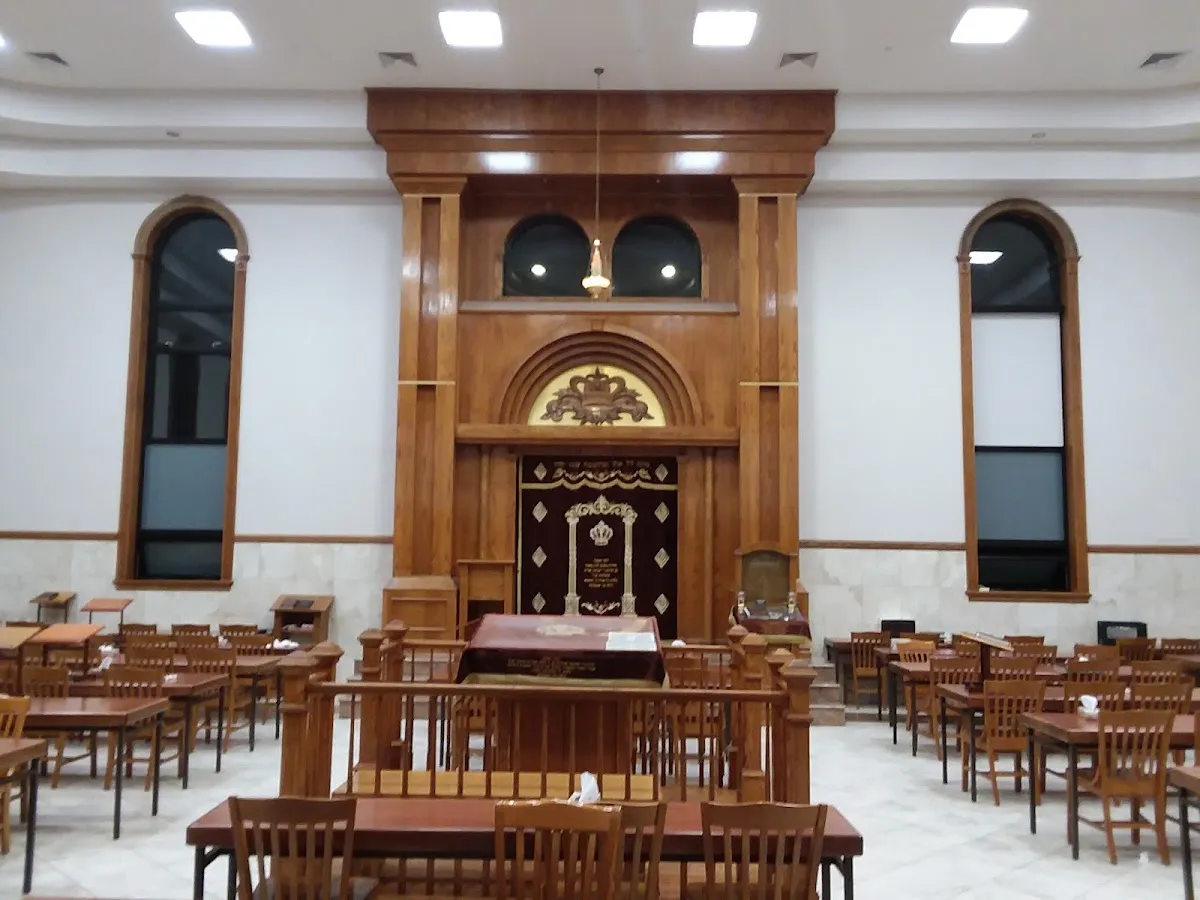 Tiferes Gedalia Shul