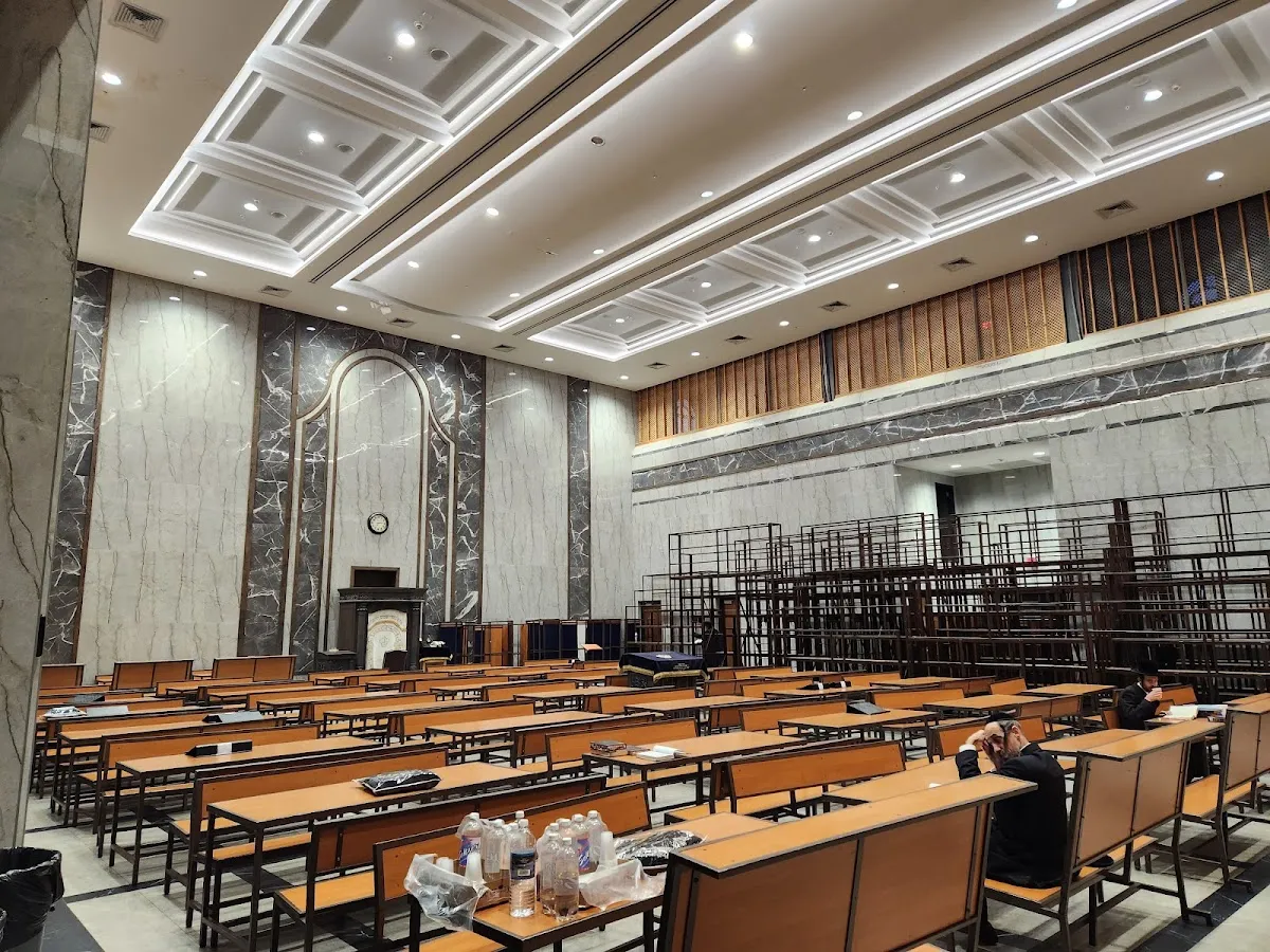 Viznitz Monsey Shul Mikvah