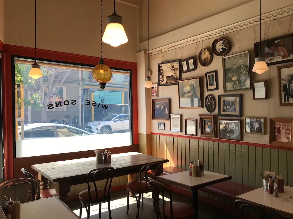 Wise Sons Jewish Deli 24th Street — foto 3