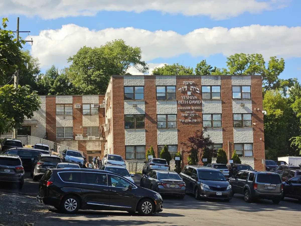 Yeshiva Bais Yochonon Shraga of Mesivta Beis Dovid