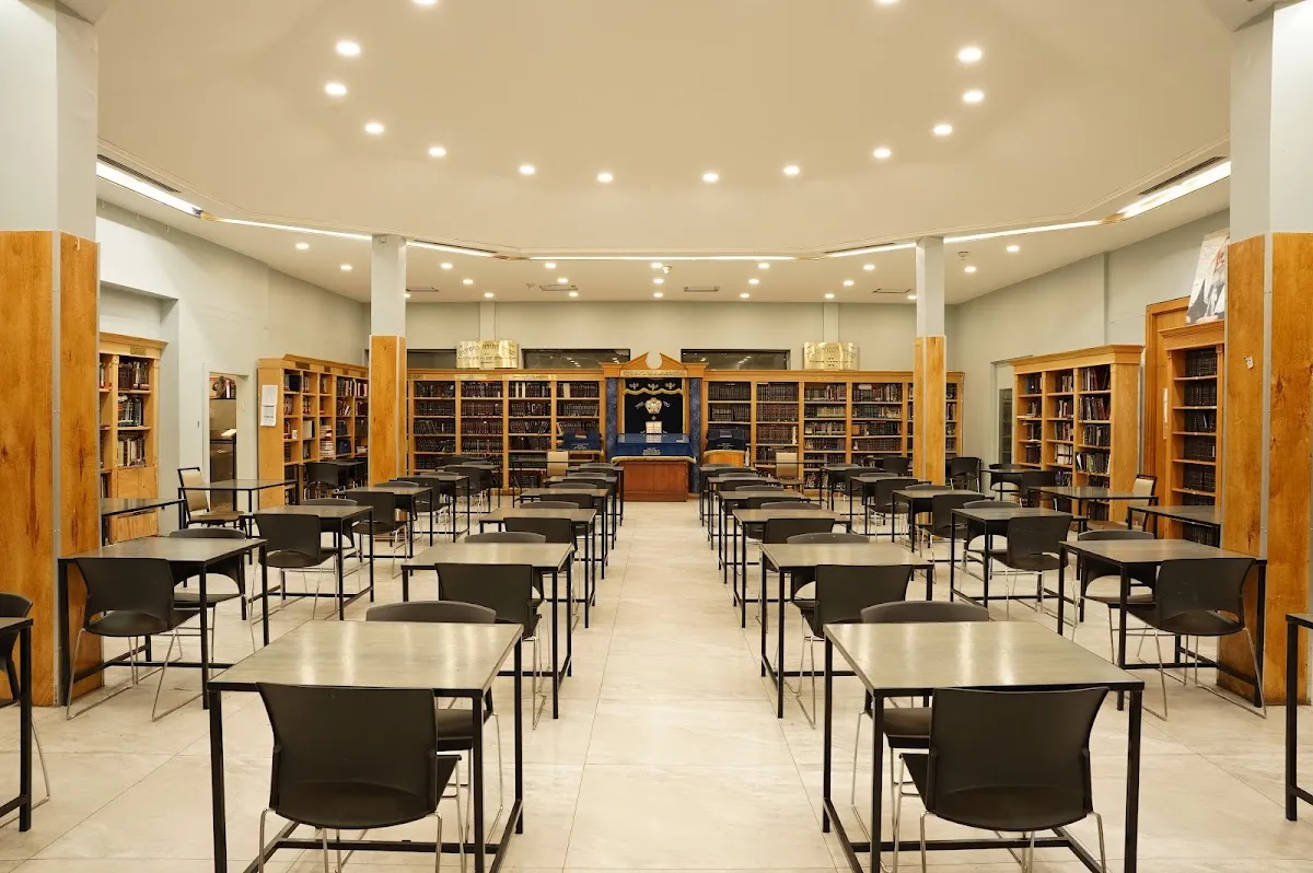 Yeshivas Lubavitch Toronto — photo 2