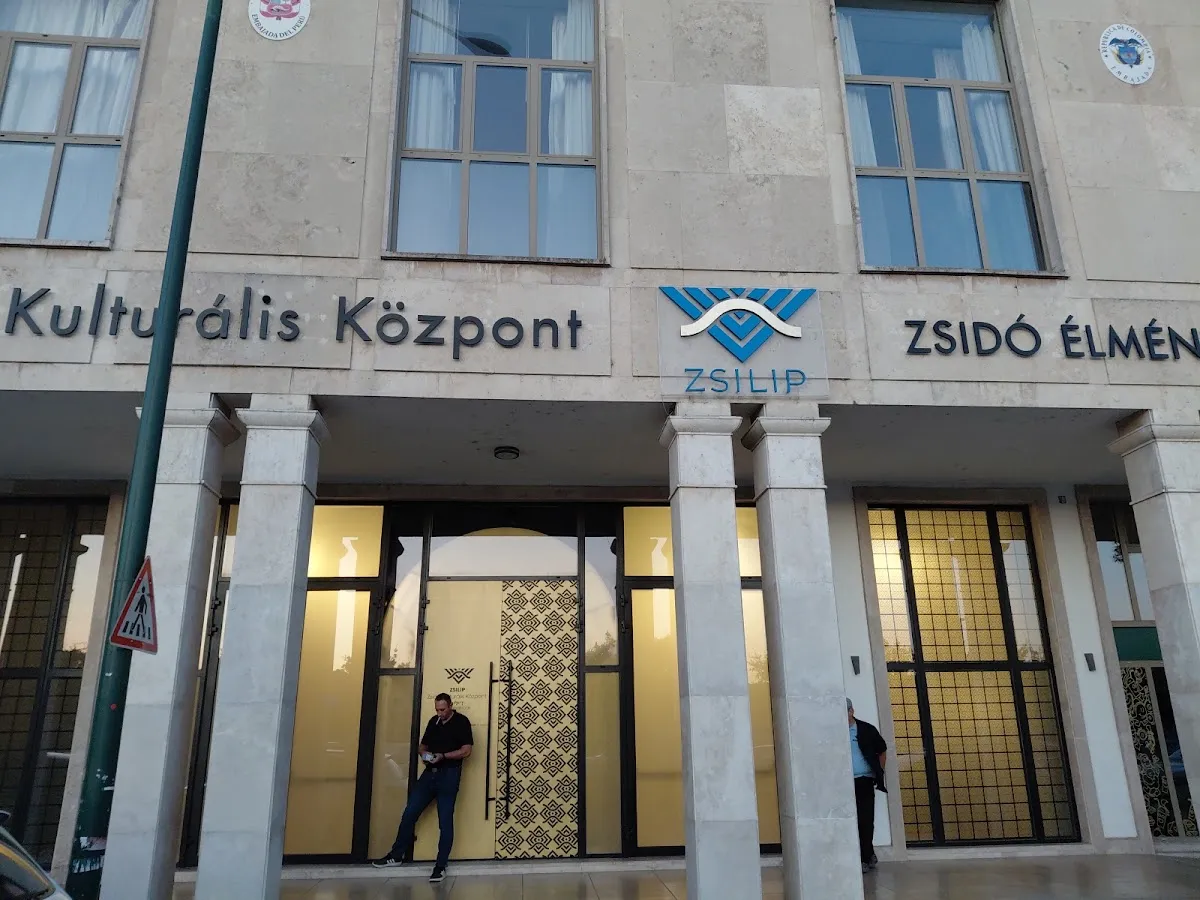 Zsilip Synagogue and Jewish Center — photo 2