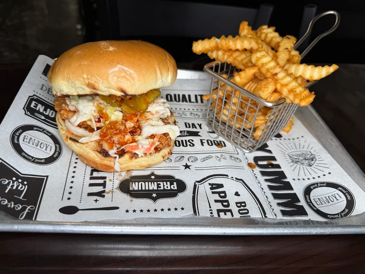 Holy Grill & Deli (Kosher Miami - KM Glatt Kosher) — foto 3