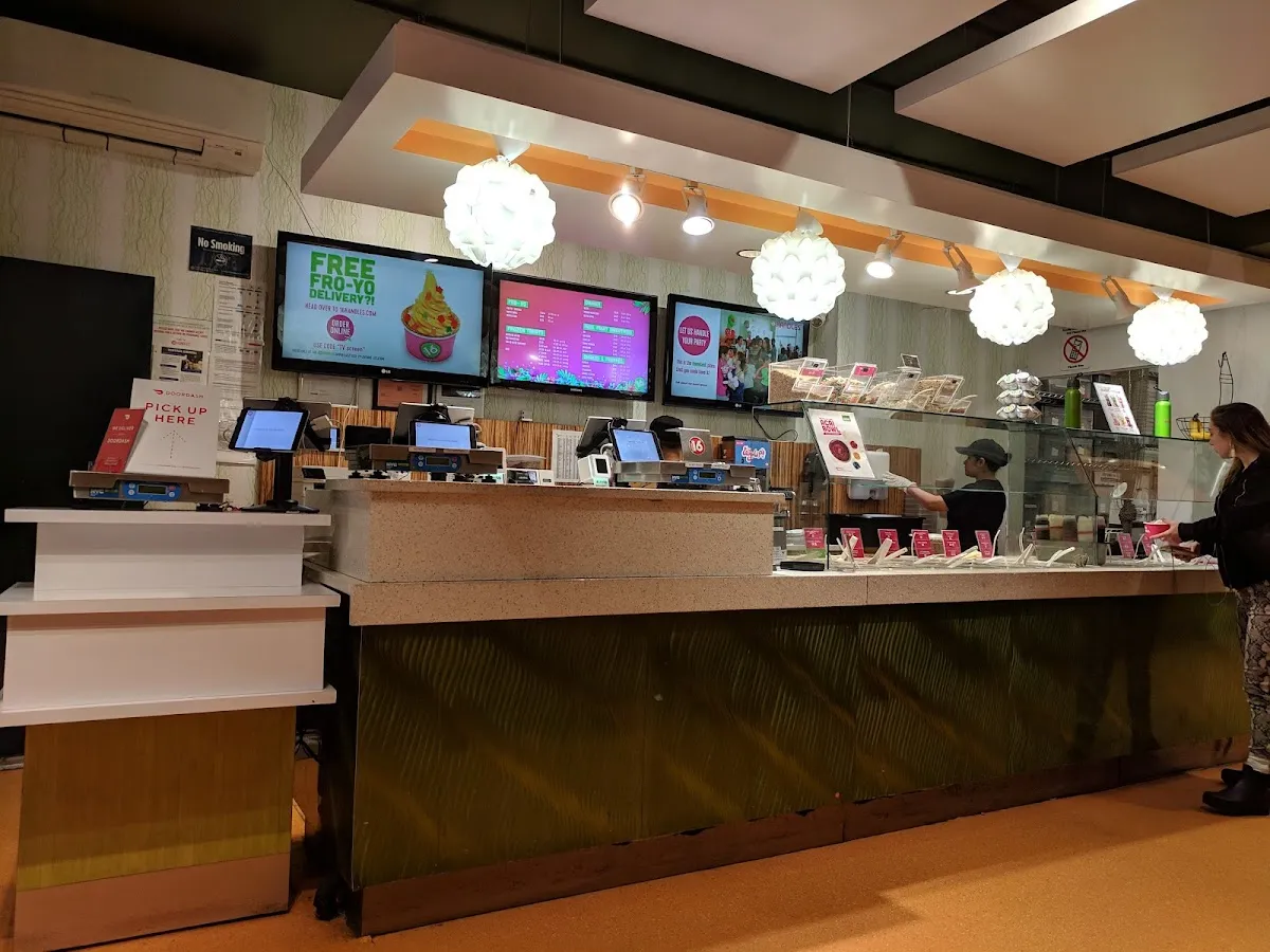16 Handles (Upper East Side) — photo 6